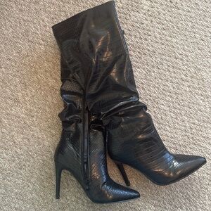 Knee high black boot size 7